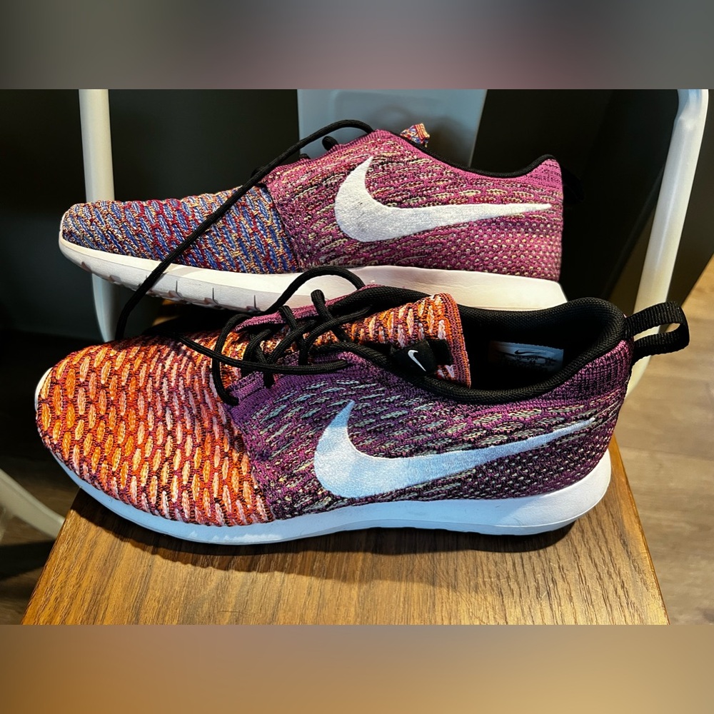 Men’s size 10 knitted Nike